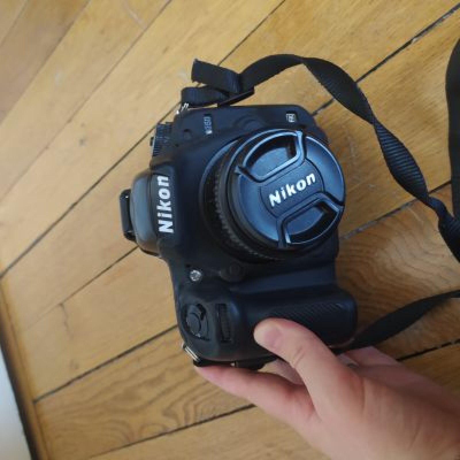 Boitier D750 avec 2 objectifs - Photo 1 sur 3