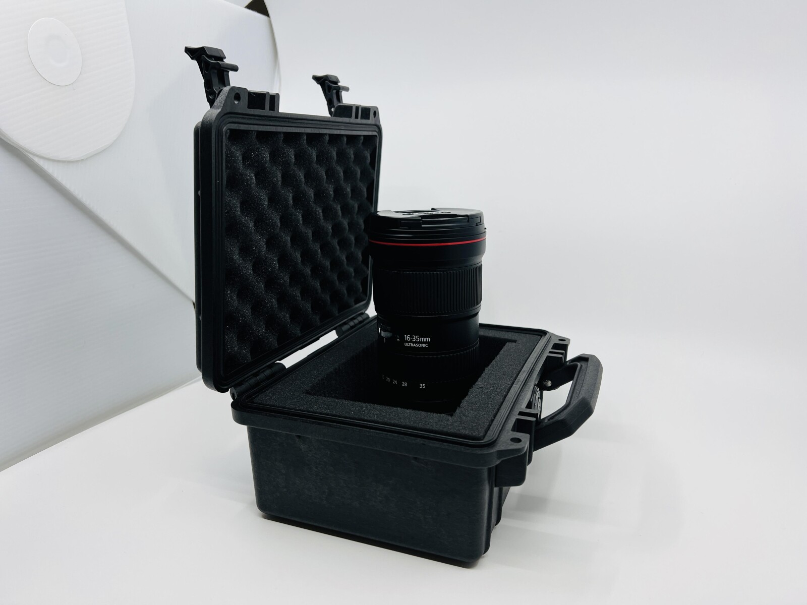Canon EF 16-35mm f/2.8L III USM - Photo 1 sur 2