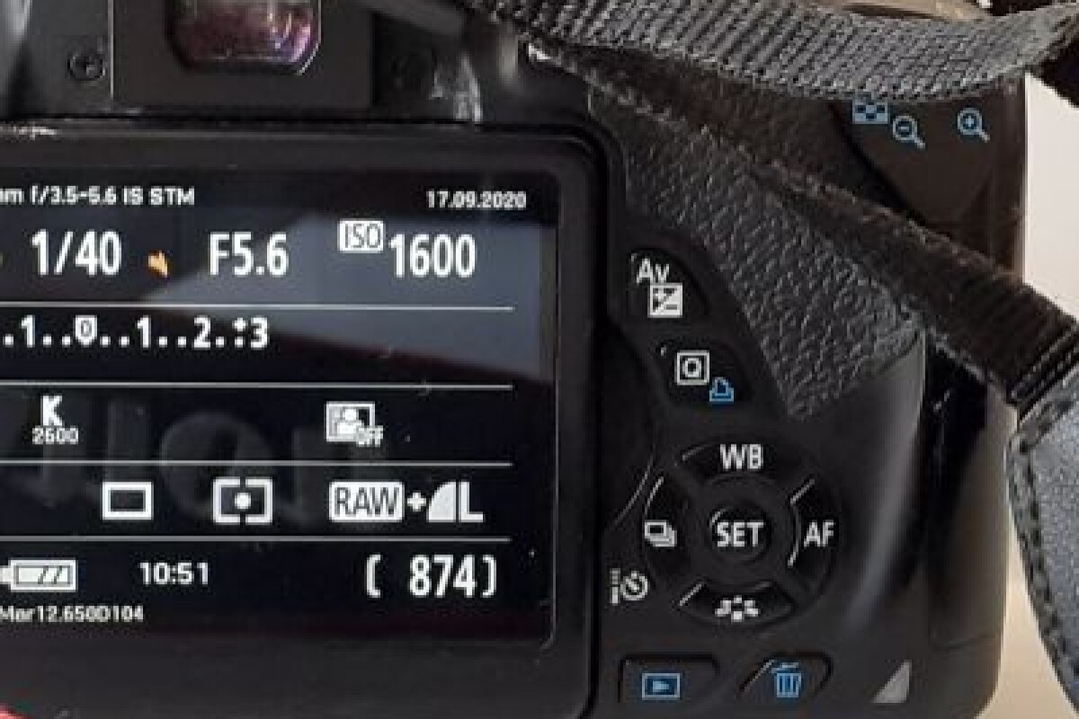 Location Canon EOS 650D  + EFS 18-135mm - Lightyshare