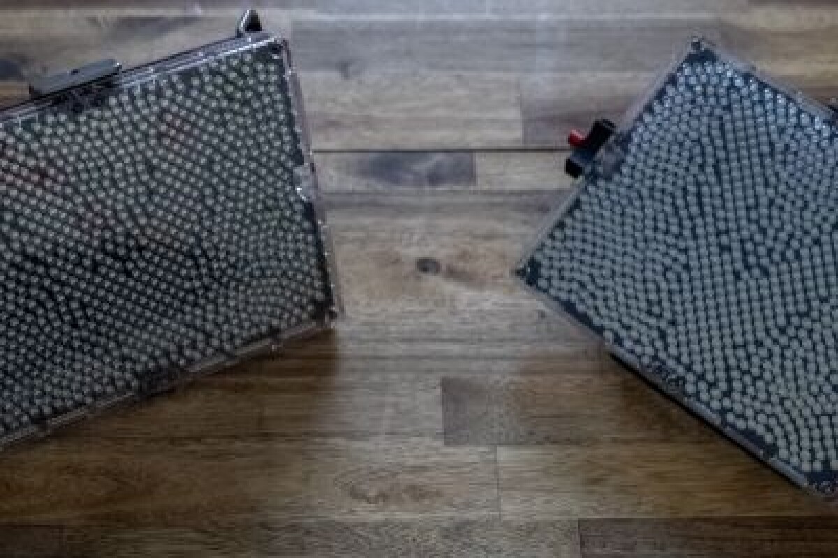 Location Kit de 2 Led Aputure Tri-8c (V-Mount) - Lightyshare