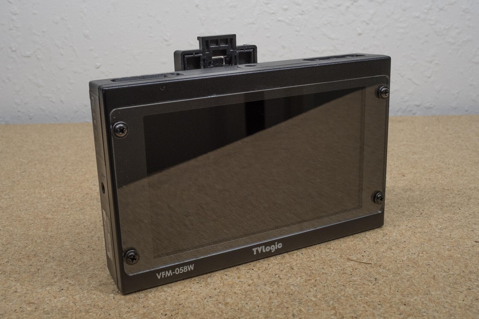 Moniteur TVlogic 5.5" VFM-058W (pack 1) - Photo 1 sur 5