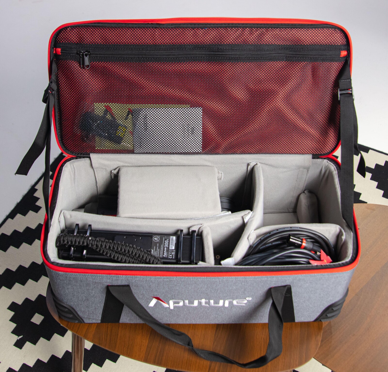  Aputure LS COB300d MKII V-mount spot LED - Photo 2 sur 2