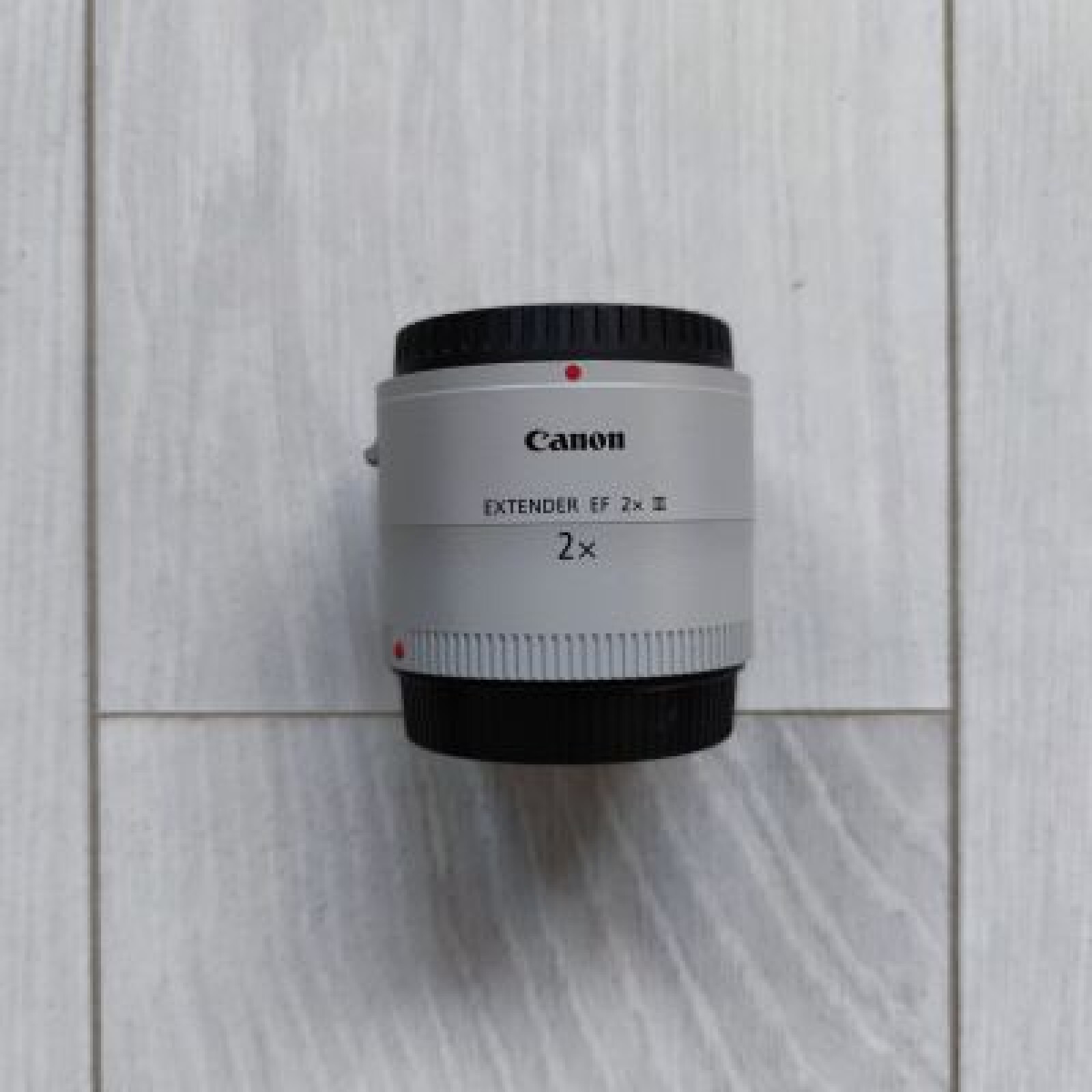 Canon	Extender EF III x2 - Photo 1 sur 1