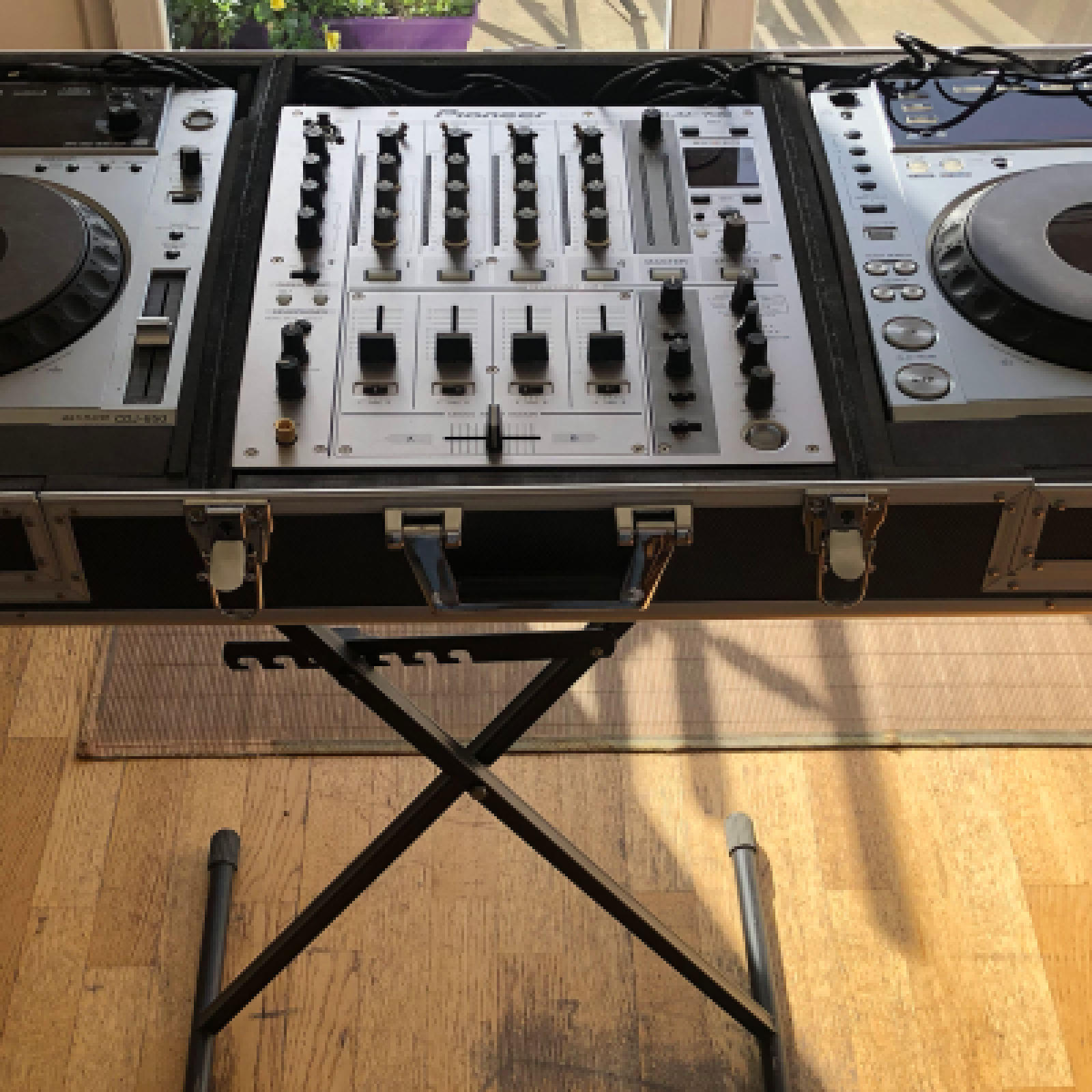 Pack Set Pioneer CDJ850 DJM 700 avec Flycase - Photo 2 sur 3