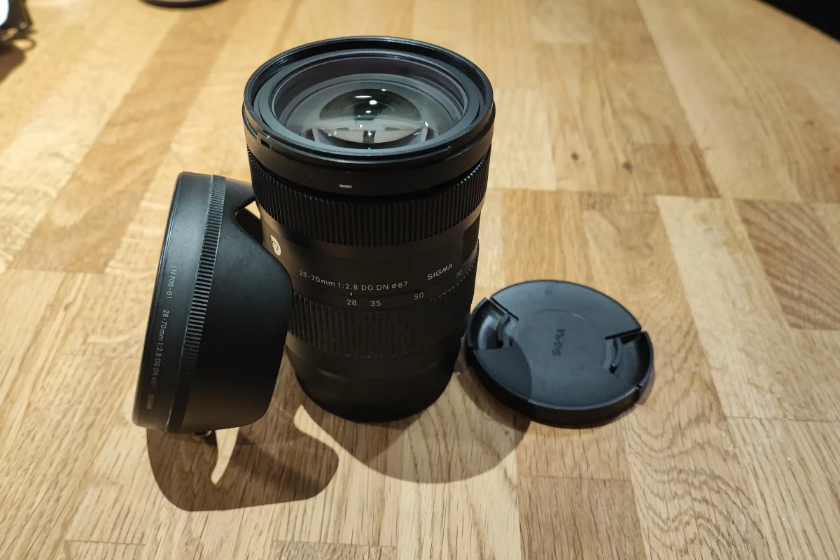 Location Sigma 28-70mm F2.8 DG DN - Lightyshare