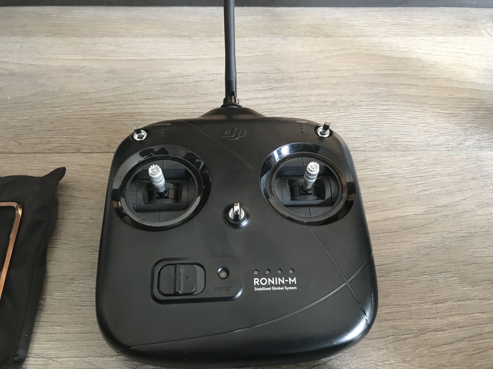 DJI Ronin M + Atomos Ninja Blade + Wireless Thumb Controller (PACKAGE) - Rent - Paris Region - Photo 6 sur 6