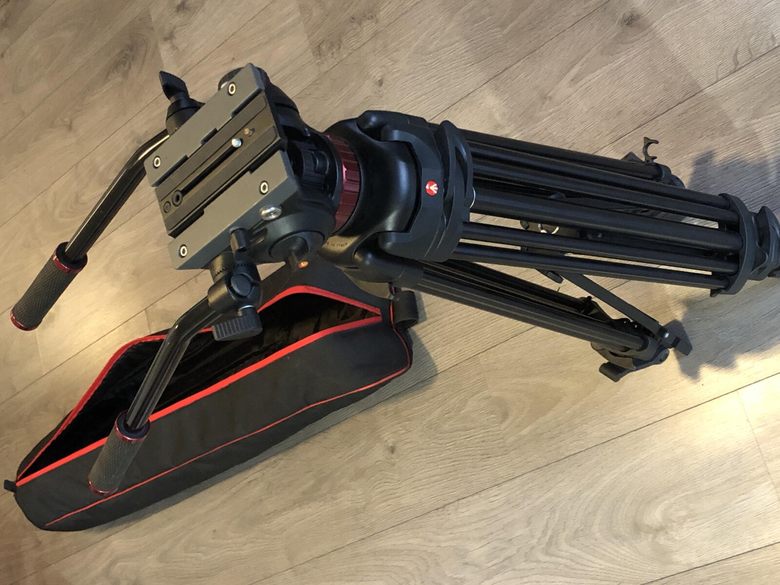 Trépied Manfrotto MVH502A + Tête Fluide - Rent - Paris Region - Photo 2 sur 4