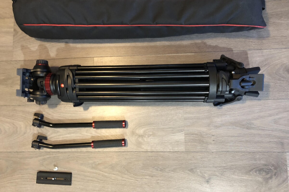 Location Trépied Manfrotto MVH502A + Tête Fluide - Rent - Paris Region - Lightyshare