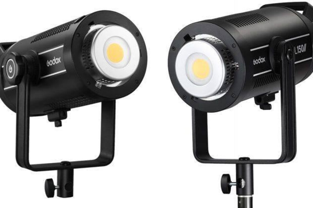 Location KiT Projecteur LED Godox SL150W + GODOX SL60 +Pieds + Soft box + Honey grid - Lightyshare