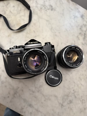 Location Canon F-1
