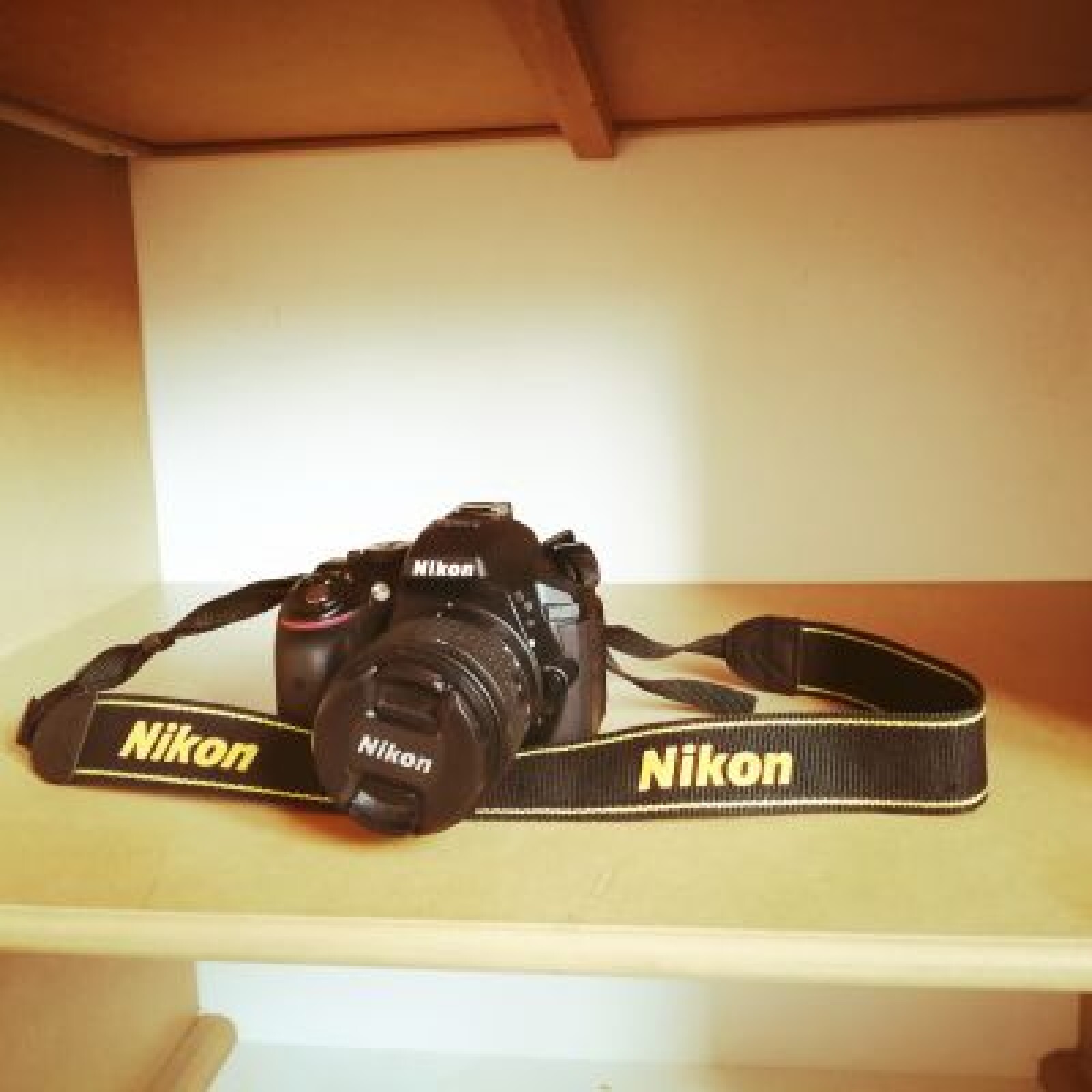 Loue Appareil Photo Nikon D5300 Pour PHOTOS OU VIDEOS - Photo 2 sur 5