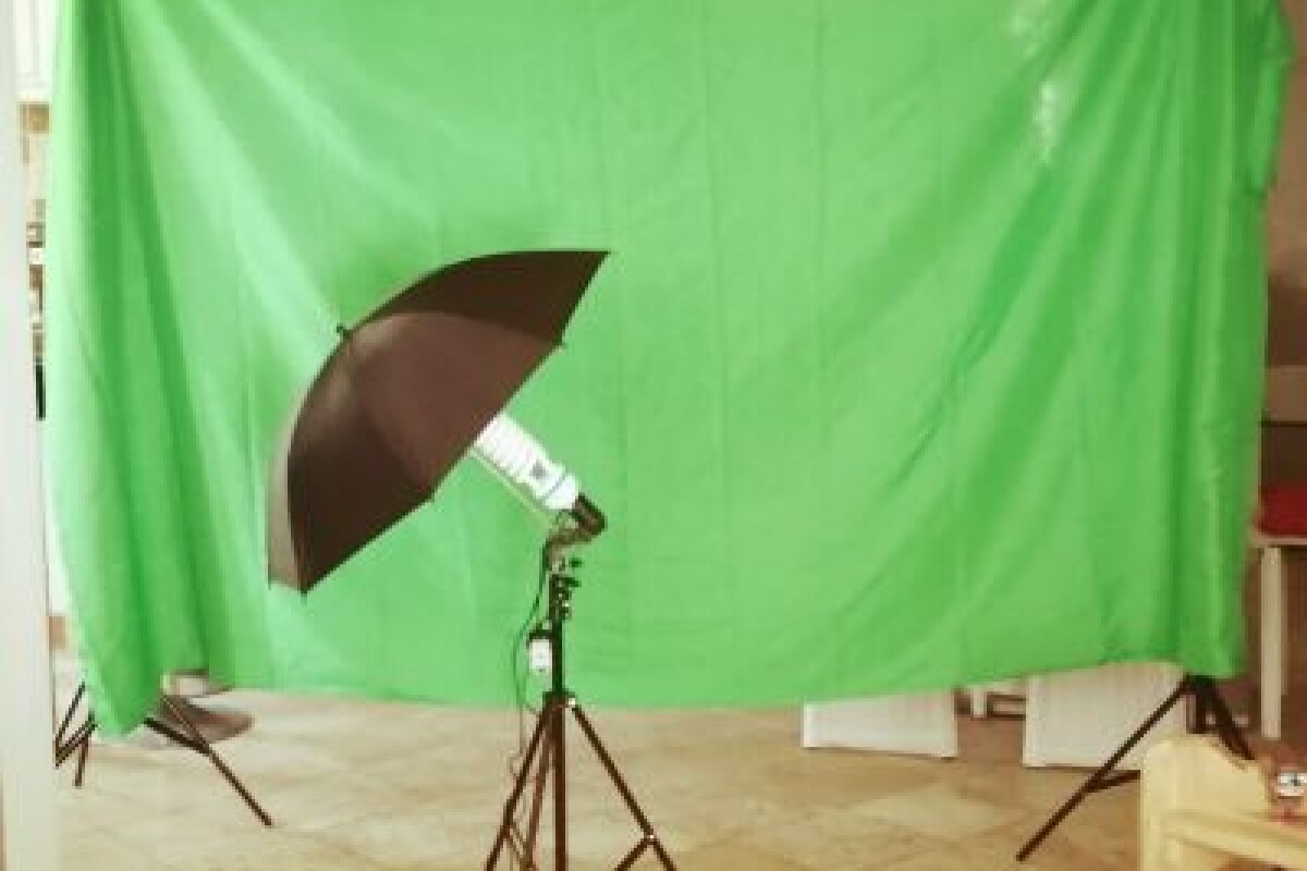 Location Fond vert avec Support + Un éclairage parapluie - Lightyshare