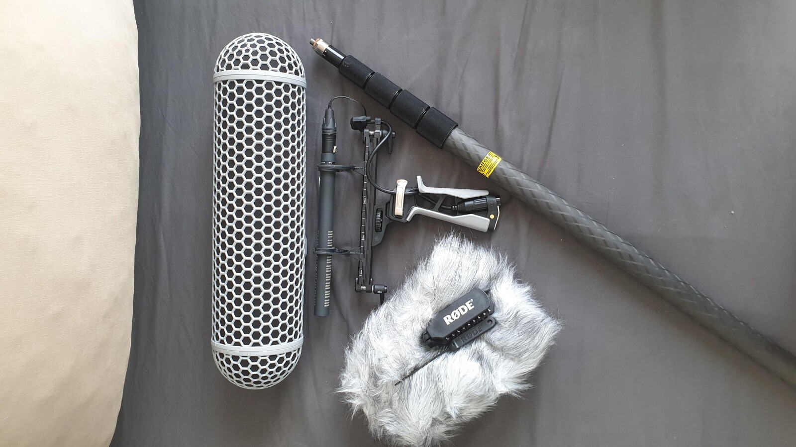Kit Prise de Son Complet 2 : Zoom F8n + Perche + Micro + Blimp + Sac et Harnais & Couple OKTAVA - Photo 3 sur 9