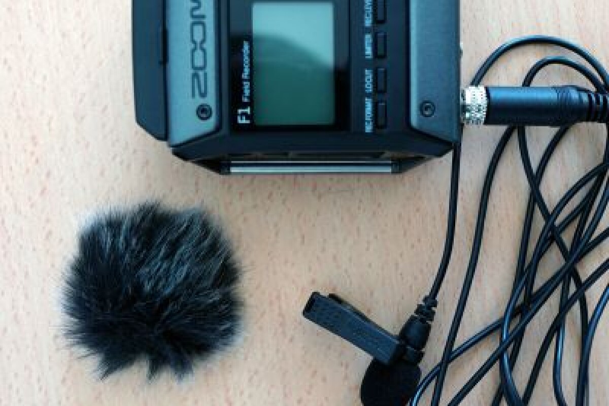 Location Micro cravate - Zoom F1-LP + micro lavalier + carte 8 Gb - Lightyshare