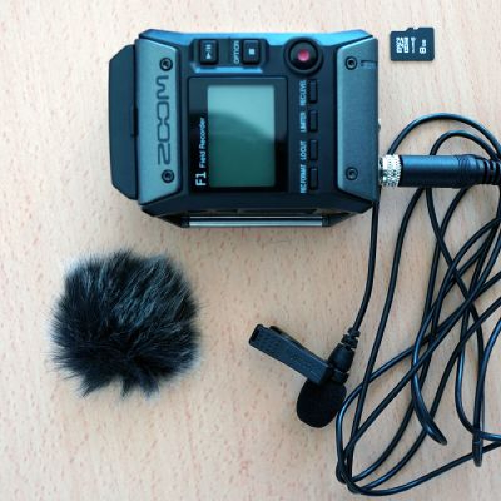 Micro cravate - Zoom F1-LP + micro lavalier + carte 8 Gb - Photo 1 sur 3