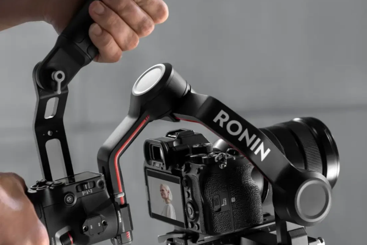 Location Caméra Canon EOS R5 C + objectif Canon RF 24-105mm + Ronin RS3 pro - Lightyshare