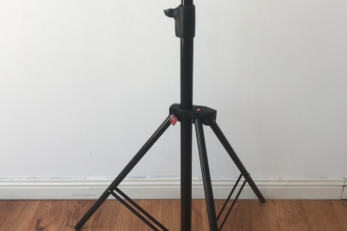 Location Pied Lumière Manfrotto 1004BAC - Lightyshare