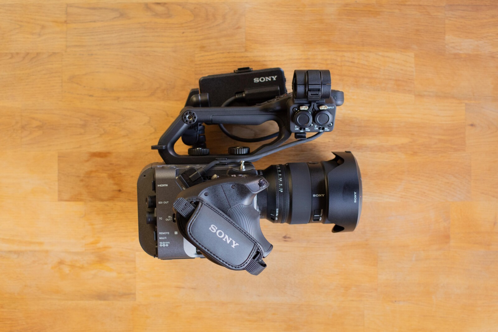 KIT Sony FX6 + Sony 24-70 mm f/2,8 GM II - Photo 1 sur 2