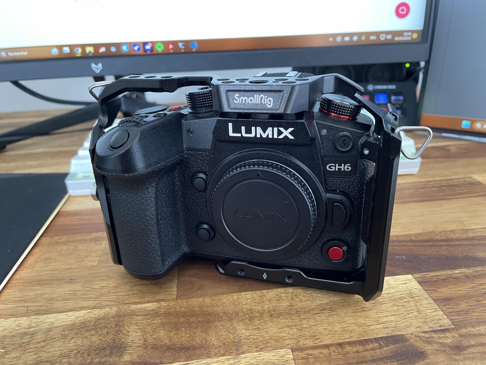 Panasonic GH6 pack Run & Gun (50mm f1.2 + SSD + accessoires Smallrig) - Photo 3 sur 3