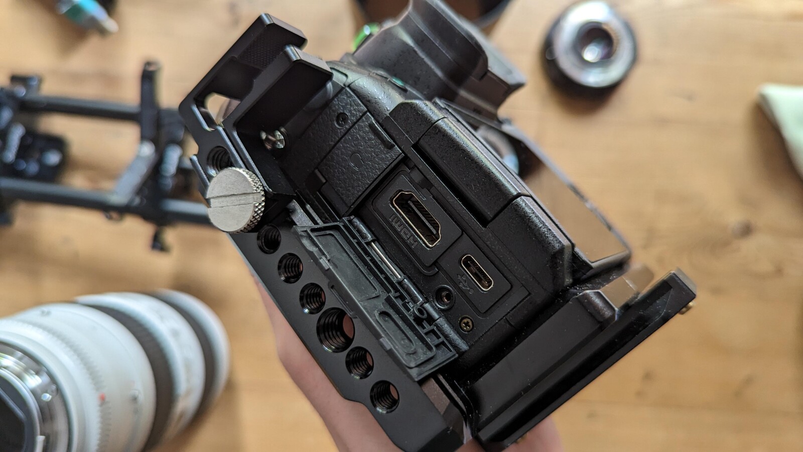 Panasonic Lumix GH5S (seul) avec cage smallrig - Photo 4 sur 4