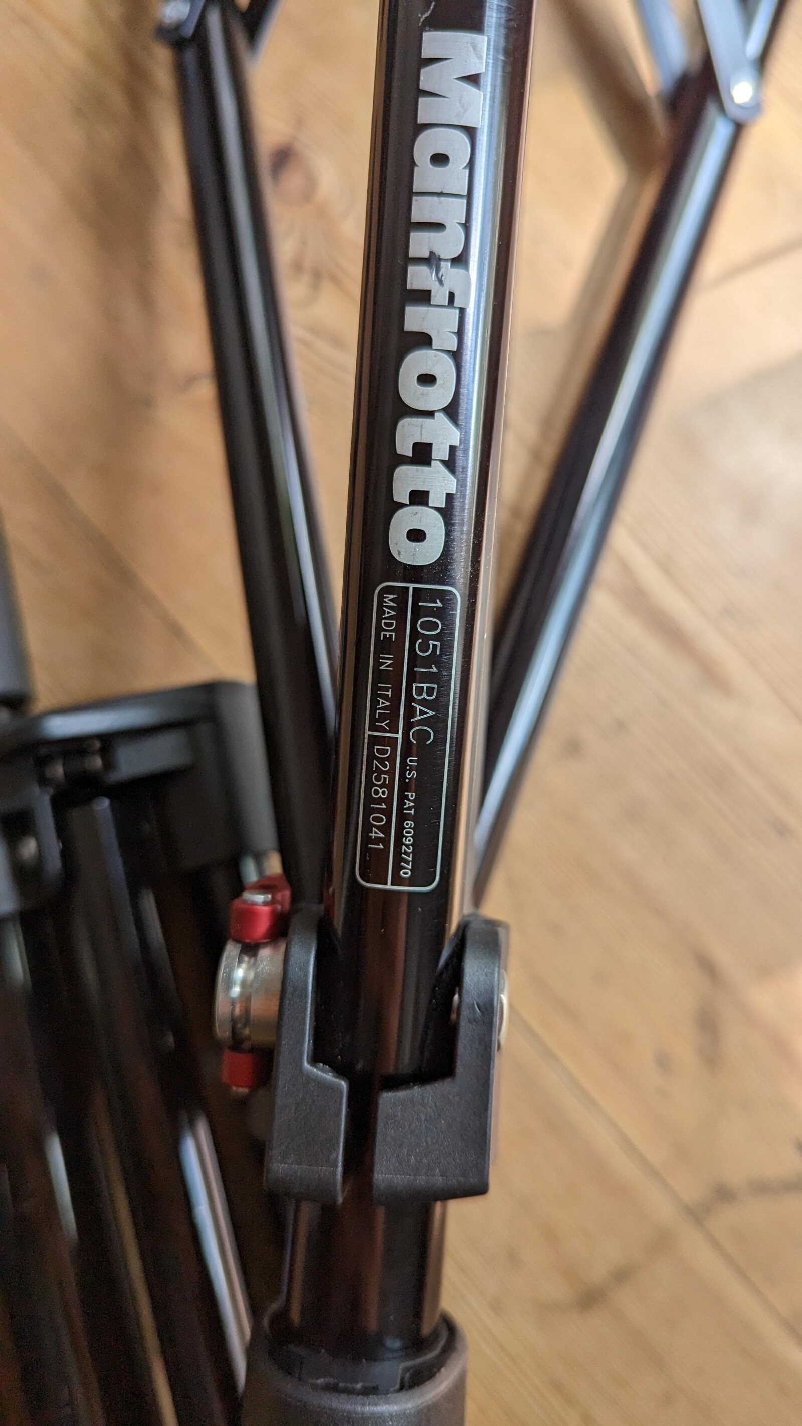 Manfrotto 1051BAC - trépied leger - Photo 2 sur 3
