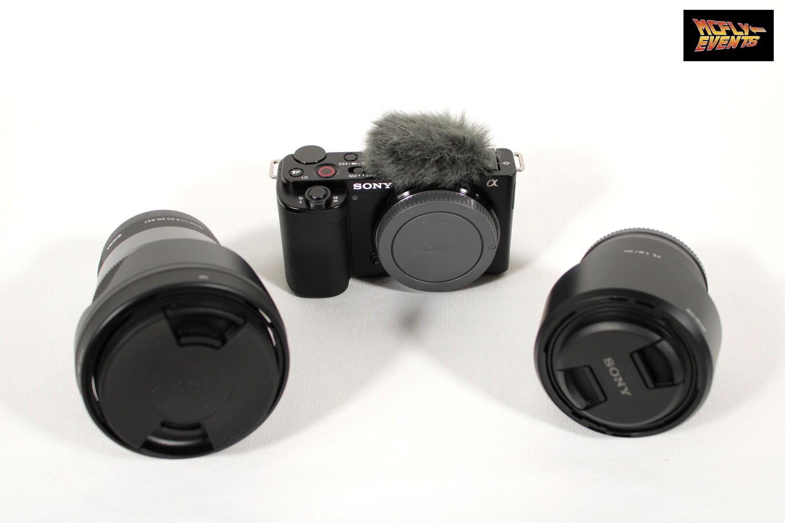 Sony ZV E10 + 2 Objectifs + 3 batteries + Carte SD - Photo 1 sur 5