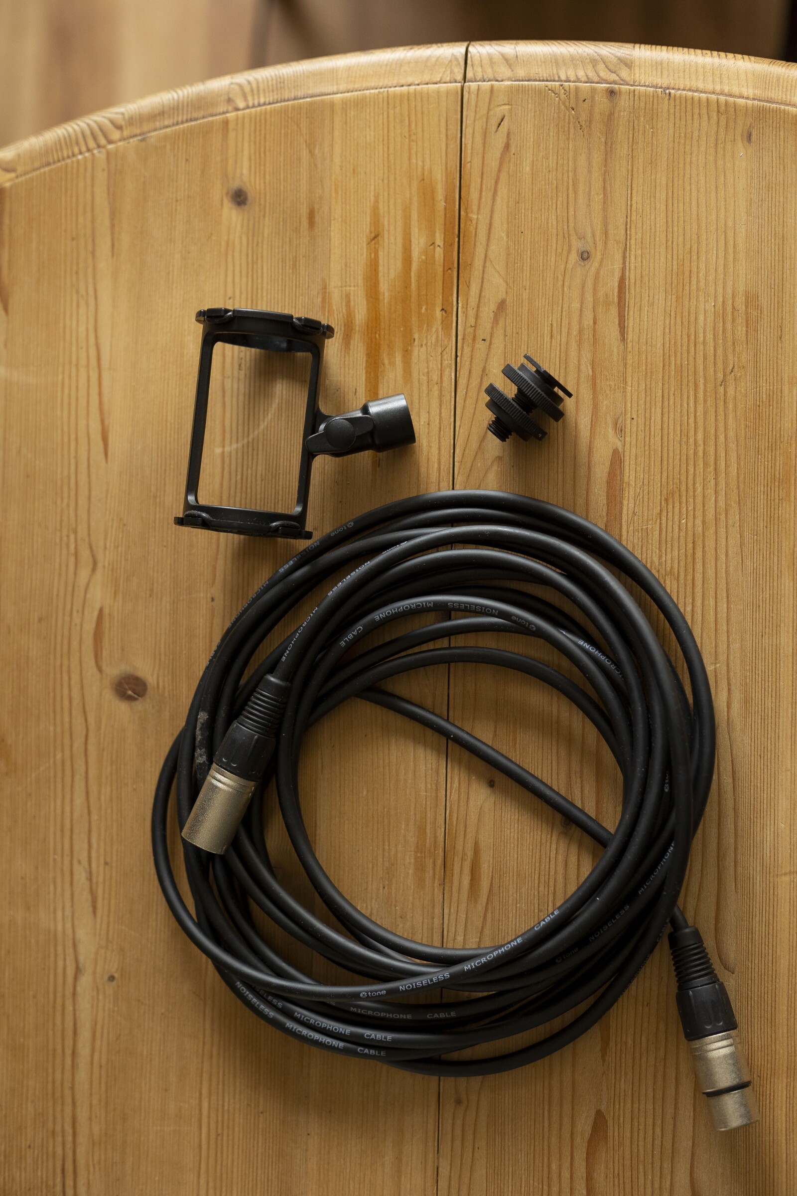 Micro Rode NTG2 + Perche + cable XLR  - Photo 2 sur 3