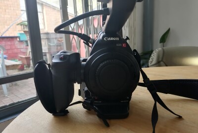 Location Canon EOS C100 - Boitier nu