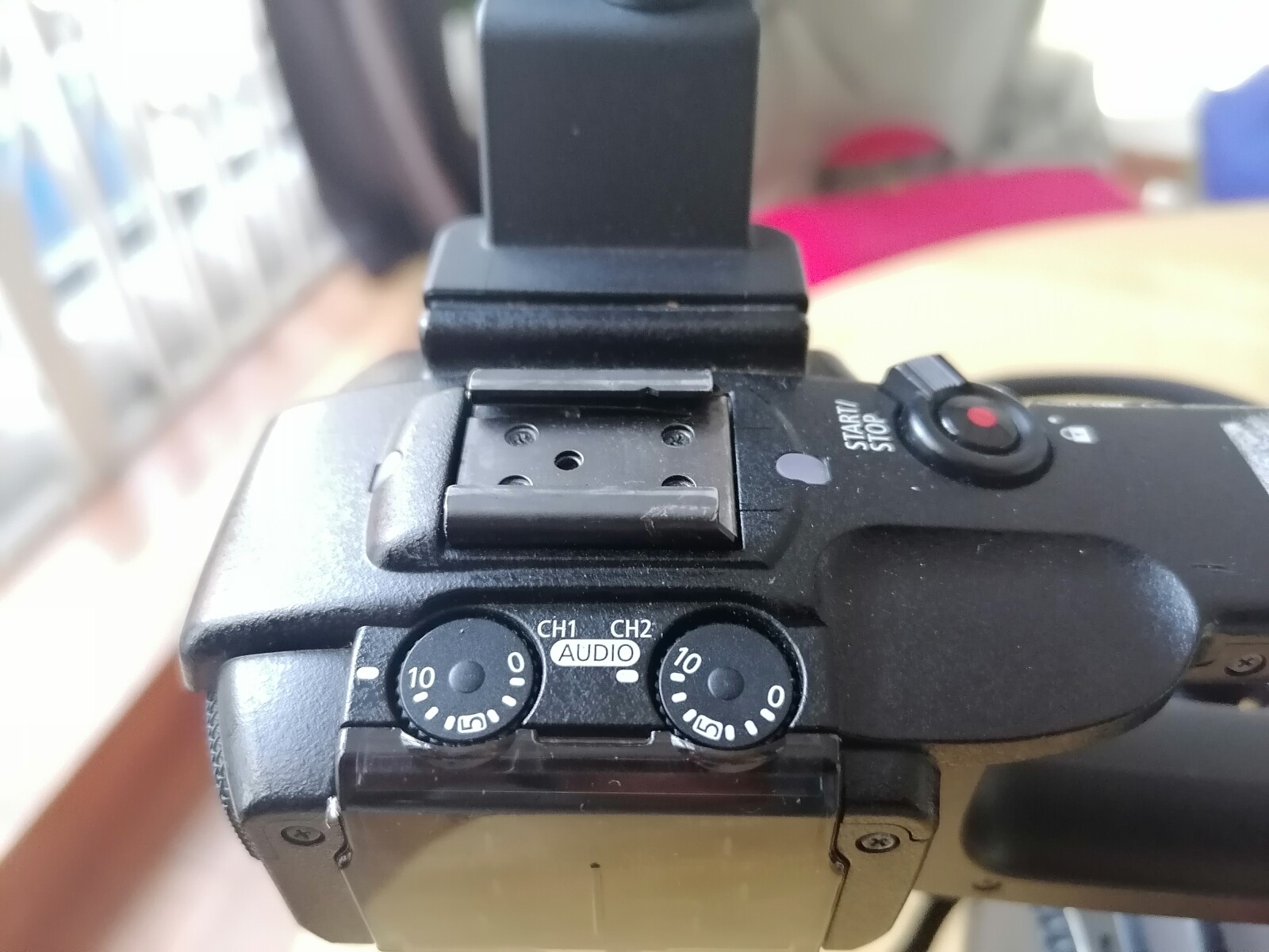 Canon EOS C100 - Boitier nu - Photo 4 sur 5