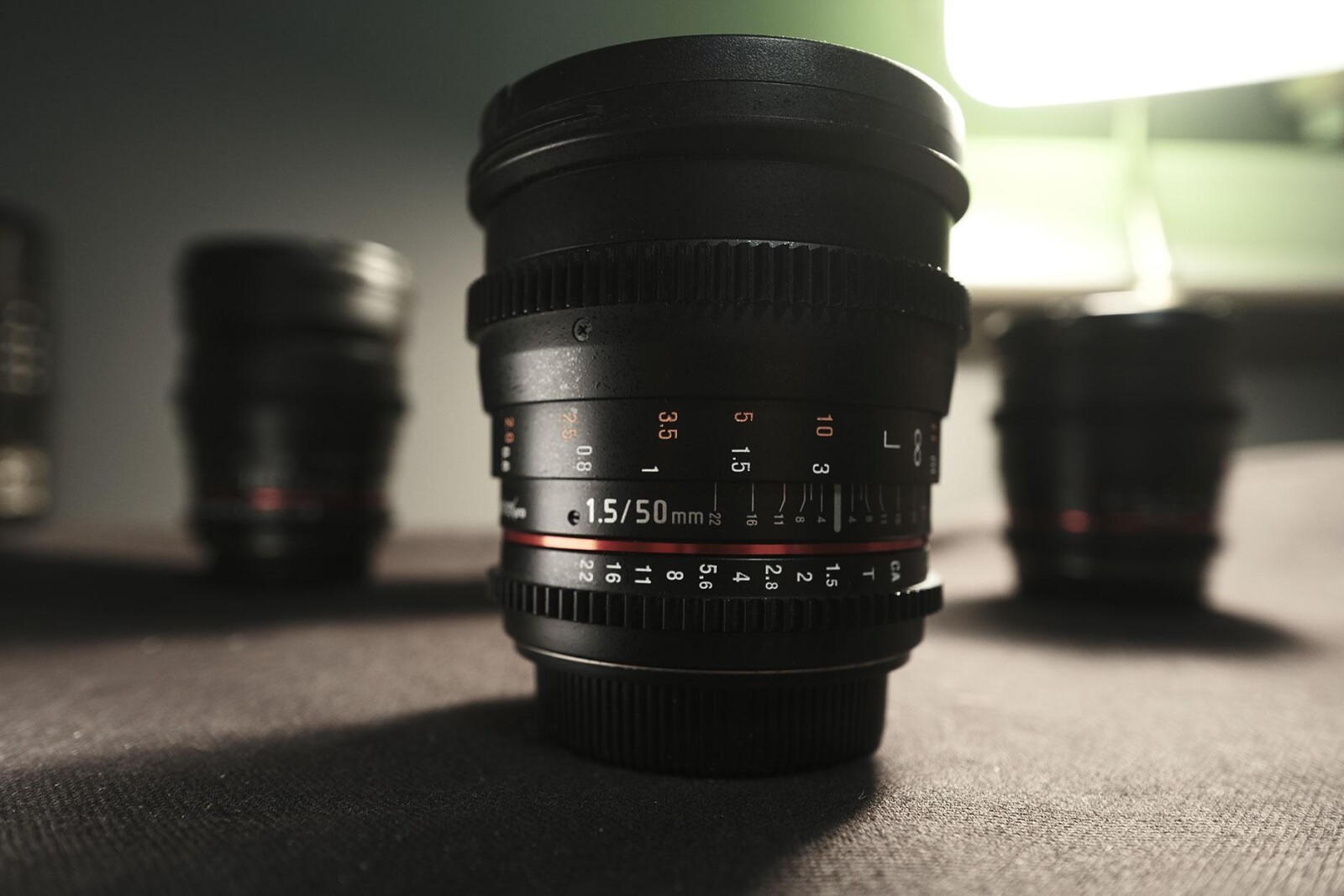 Samyang 50mm T1.5 VDSLR Canon EF - Photo 1 sur 2
