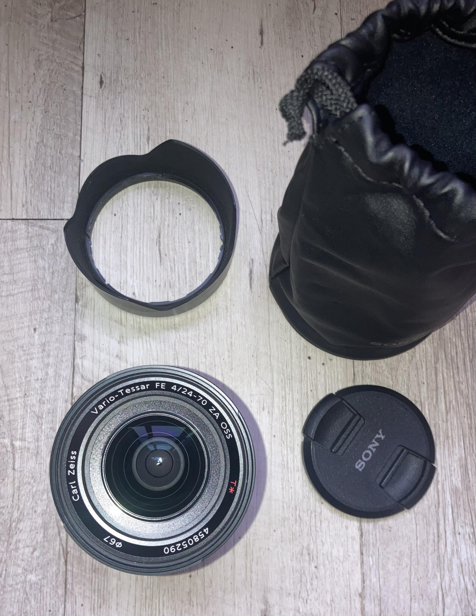 Sony Carl Zeiss Vario-Tessar T* FE 24-70mm - Photo 2 sur 3