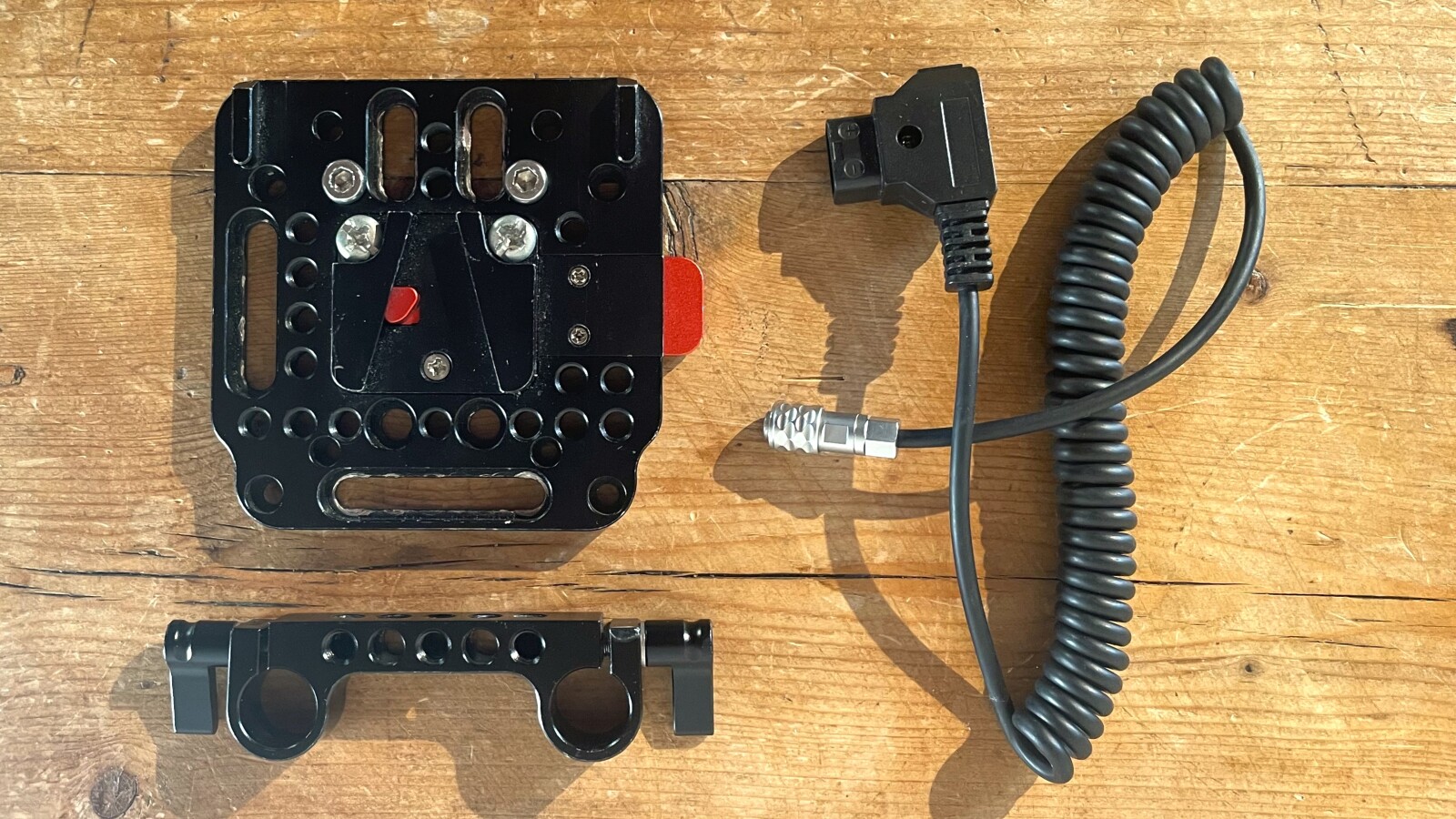 Générique Kit Vlock BMPCC (Support Vlock + Câble D-Tap - Weipu) - Photo 1 sur 1