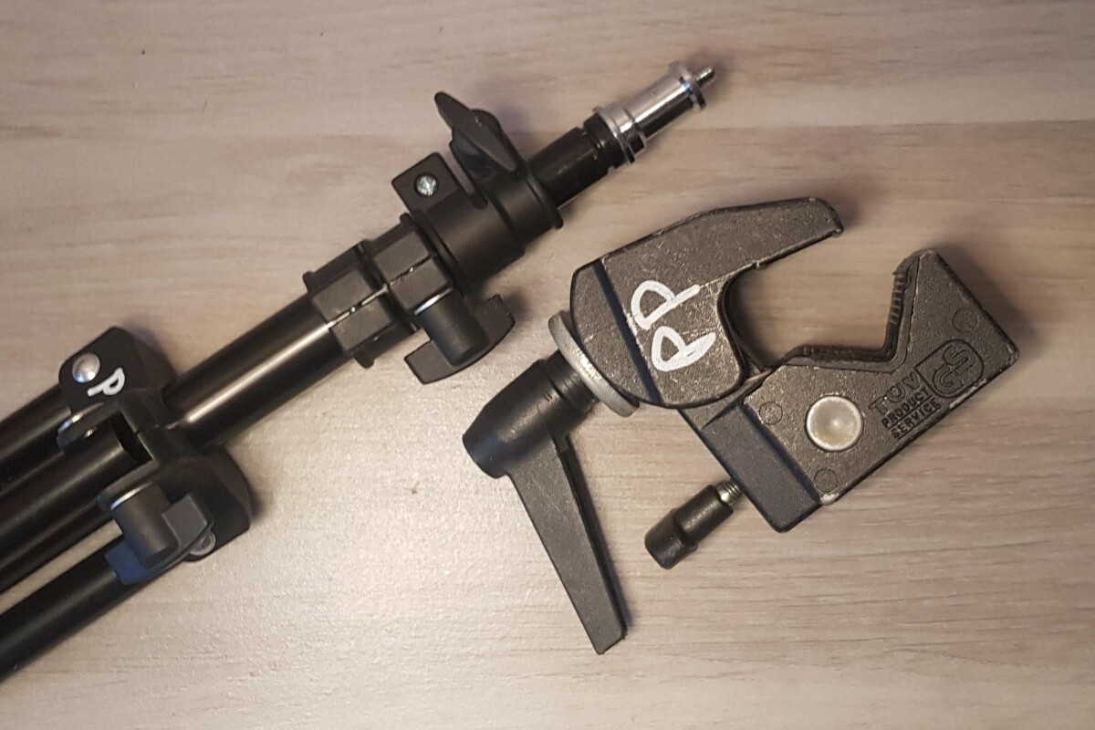 Location Super Clamp 035 Avec Pied Lumière - Lightyshare