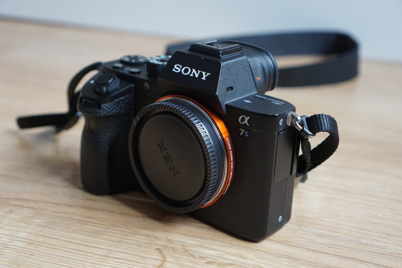 Sony Alpha 7S II (A7S 2) / Batteries / Cables - Photo 2 sur 4