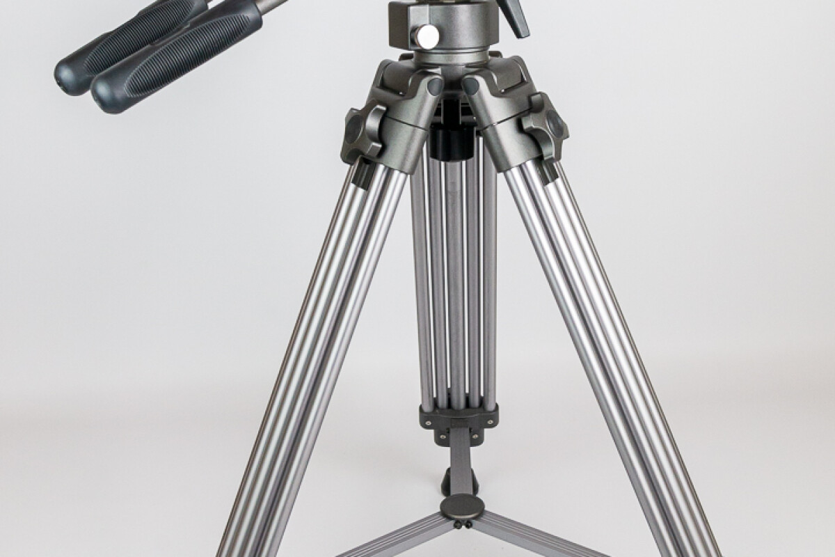 Location Trépied professionnel pour vidéo  - Lightyshare