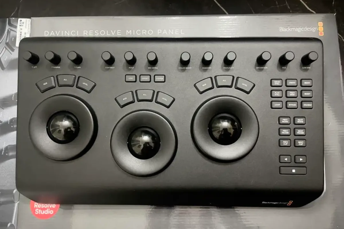 Location Blackmagic Design Resolve Micro Panel - Lightyshare