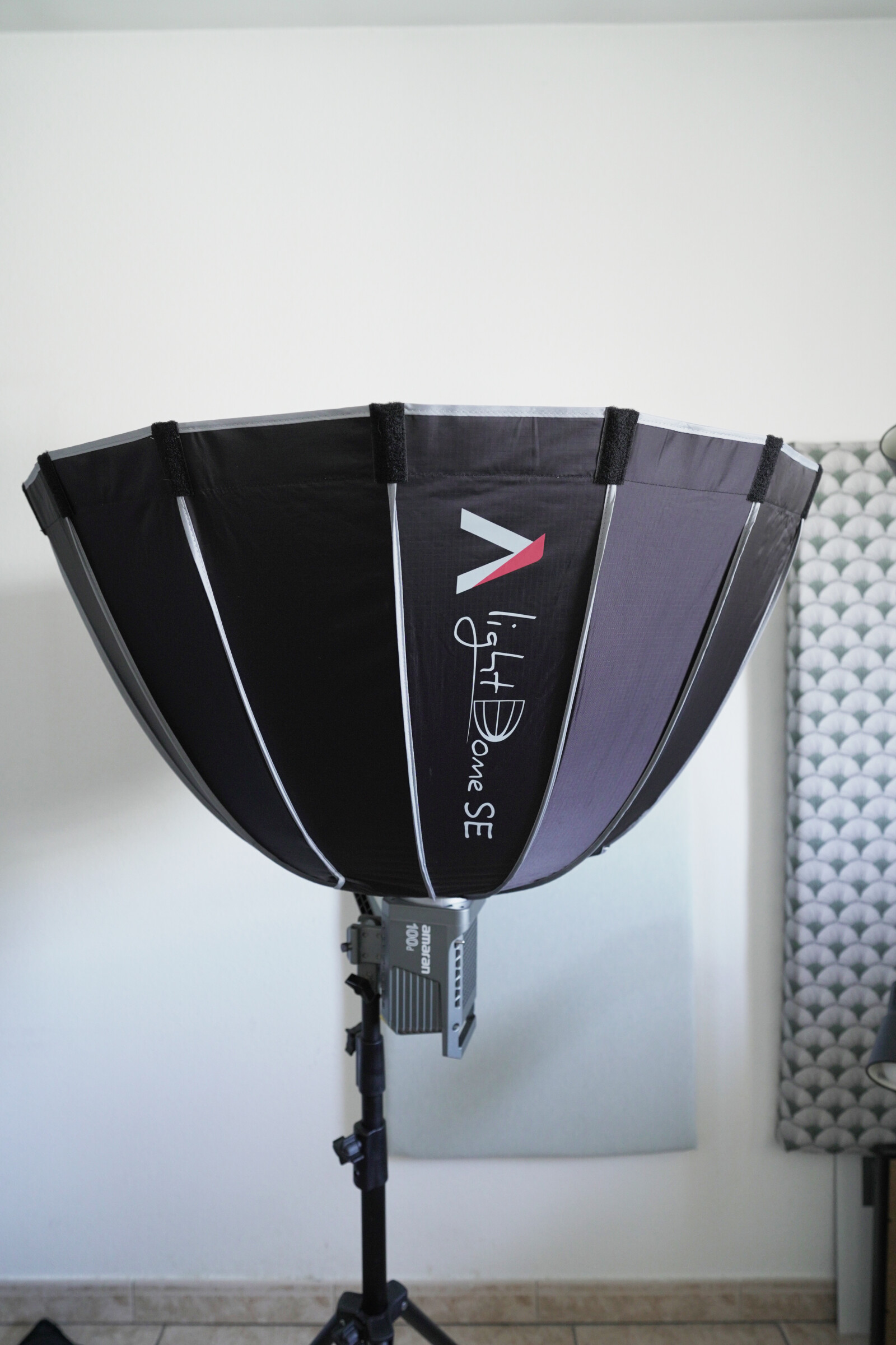 Aputure Amaran 100D + Light Dome SE + Pied - Photo 1 sur 4