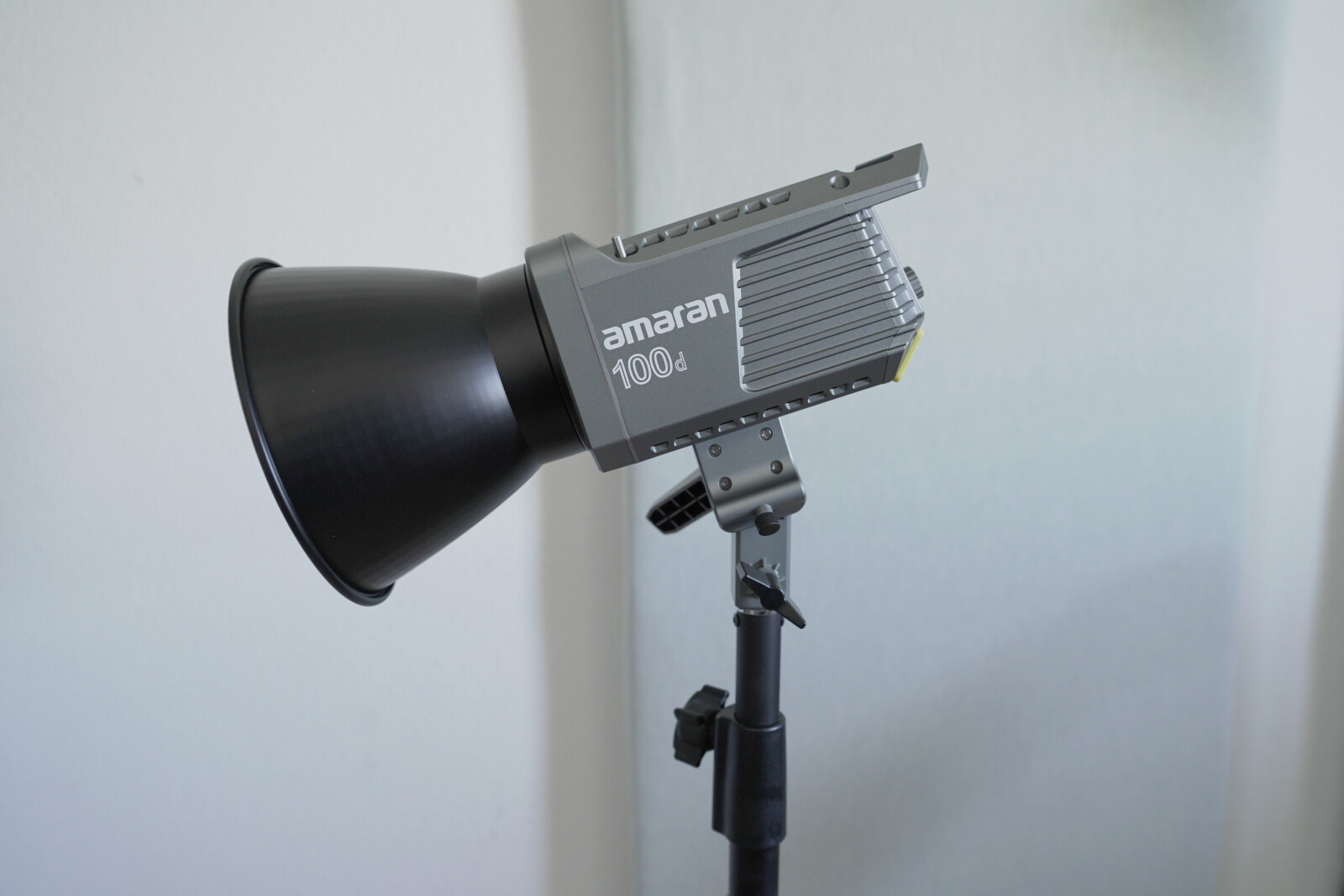 Aputure Amaran 100D + Light Dome SE + Pied - Photo 2 sur 4