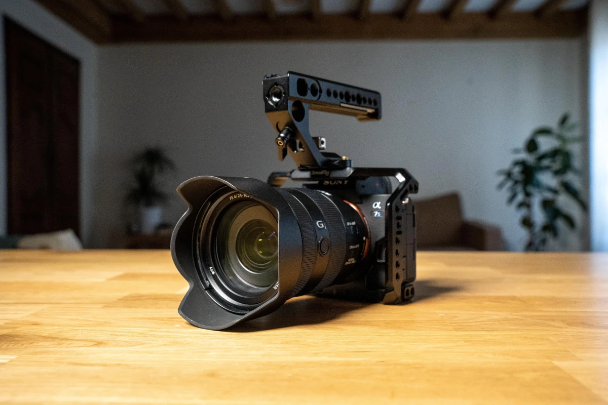 Location Pack Sony A7S3 - 2 Objectifs - Slider Motorisé & LED - Lightyshare