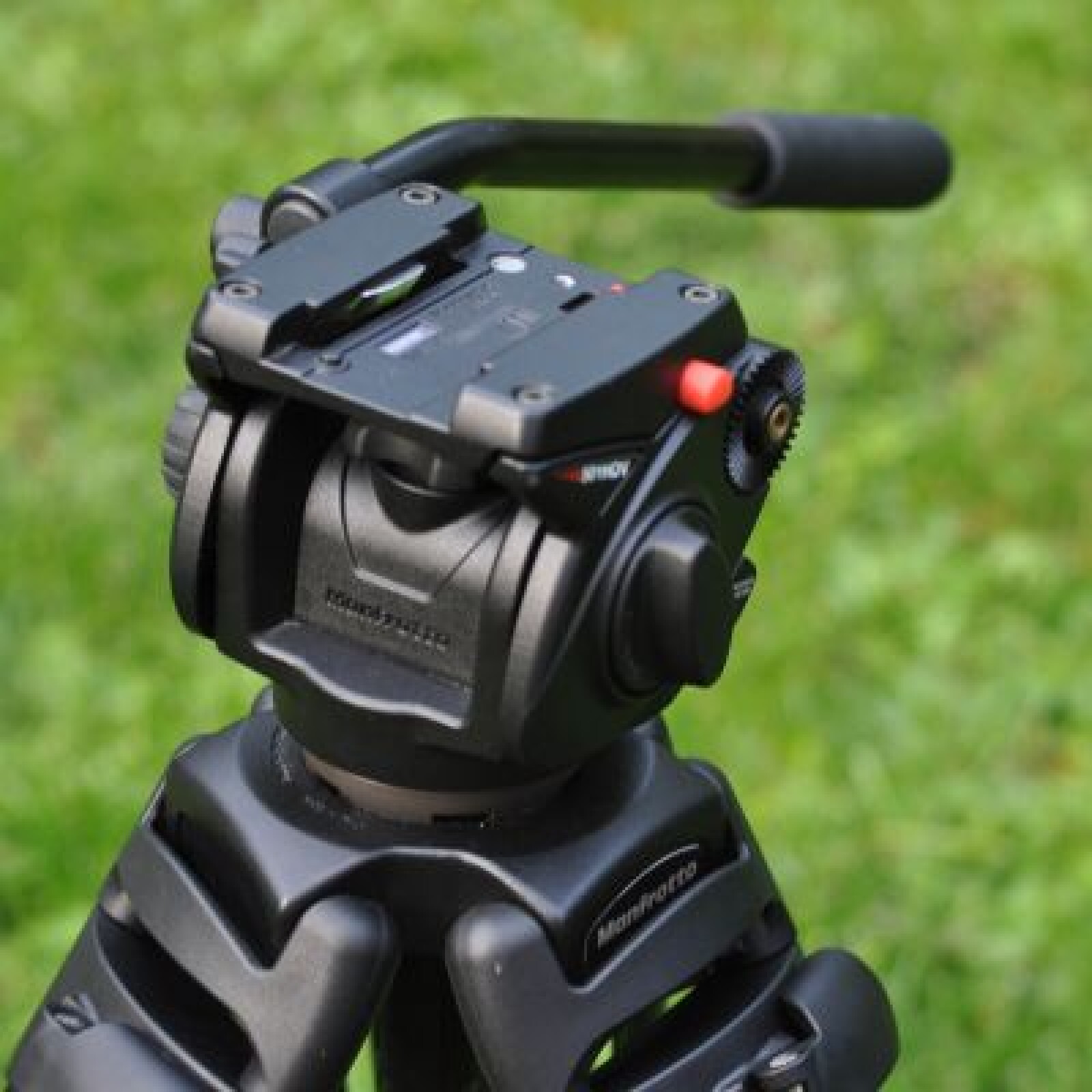 trepied manfrotto 525MVB parfait etat tete 501HDV amovible - Photo 5 sur 5
