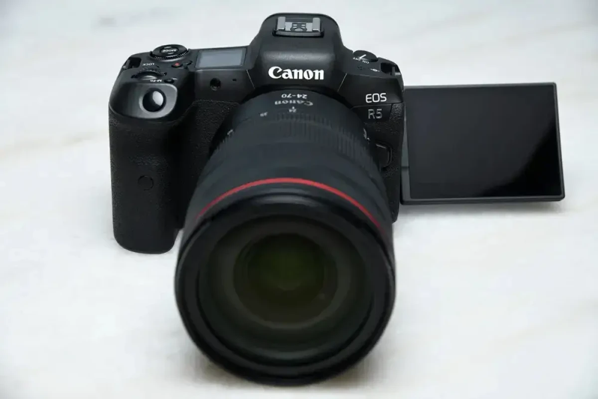 Location R5 + 24/70 + Ronin RS4 Pro - Lightyshare