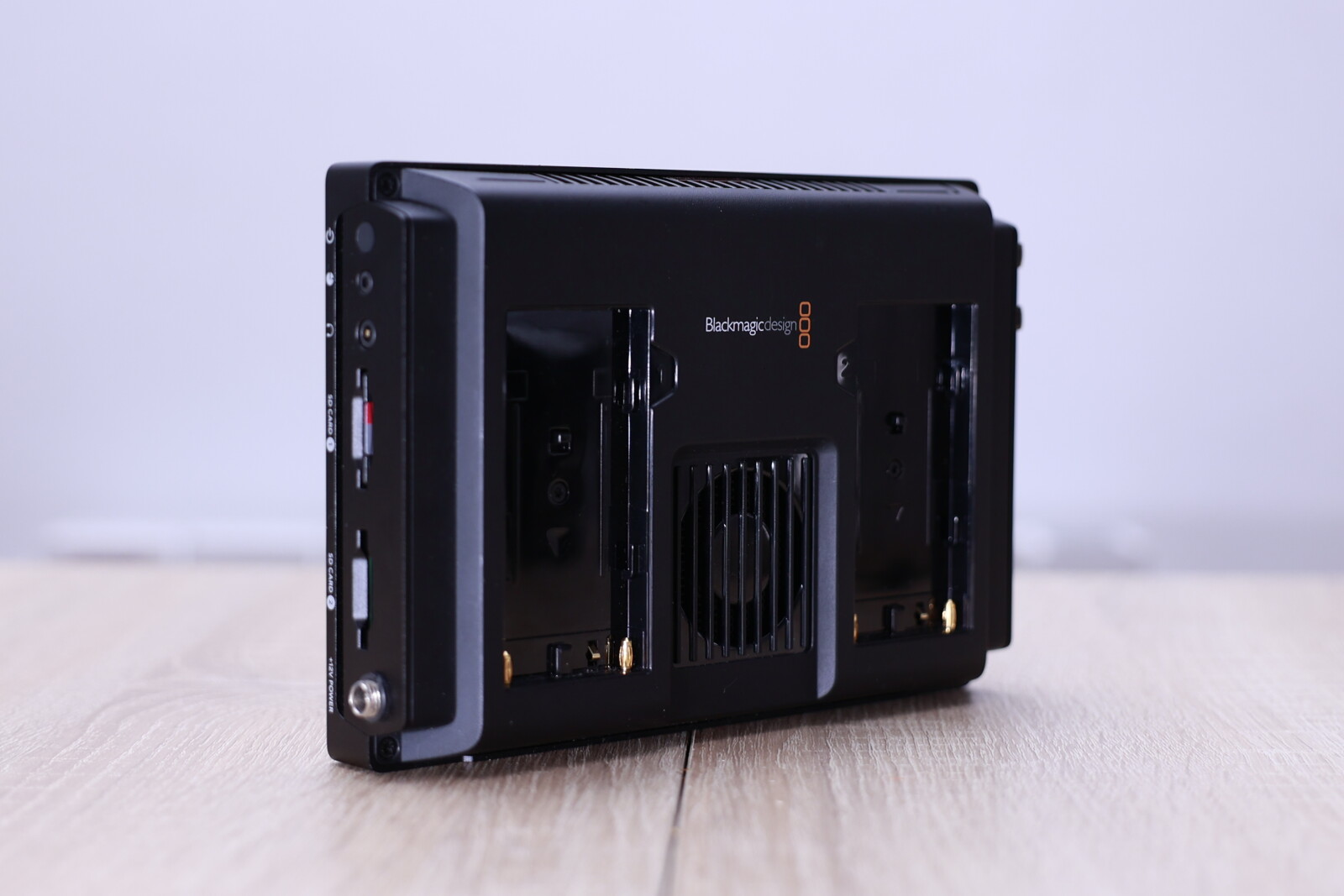 Blackmagic Design Video Assist 7" 12G HDR - Photo 2 sur 4