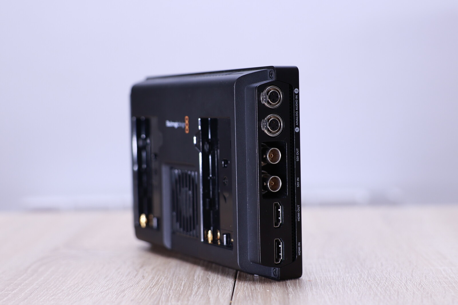 Blackmagic Design Video Assist 7" 12G HDR - Photo 3 sur 4