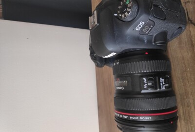Location CANON EOS 6D Mark II +  1 objectif 24-70mm f4 + 2 batteries LP