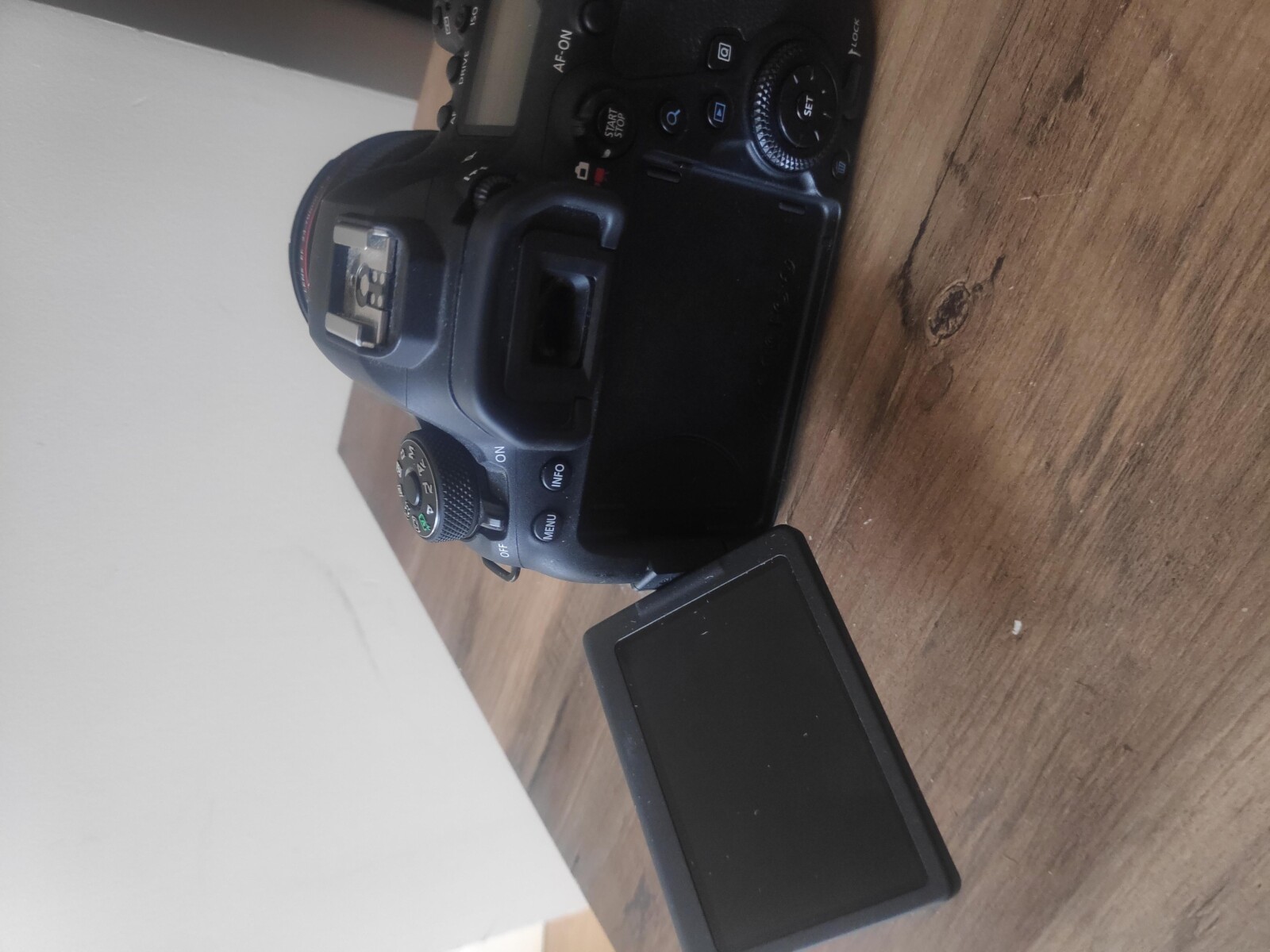 CANON EOS 6D Mark II +  1 objectif 24-70mm f4 + 2 batteries LP - Photo 5 sur 5