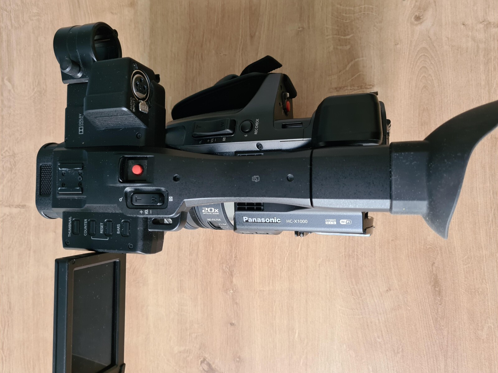 Caméra Panasonic HC-X1000 + Accessoires - Photo 4 sur 6
