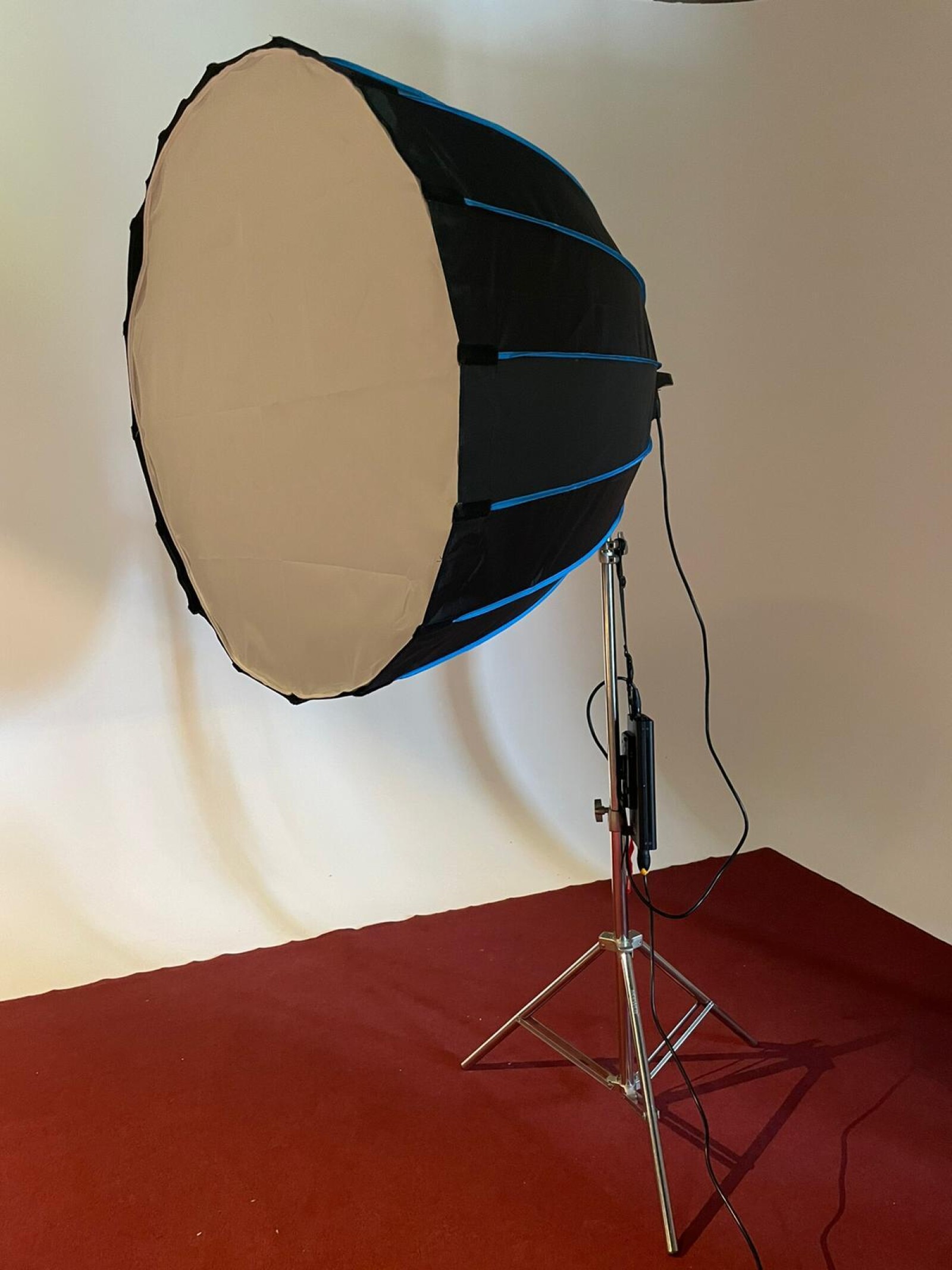 Aputure 120D MARK II + Accessoires = Prêt à Tourné - Photo 1 sur 3
