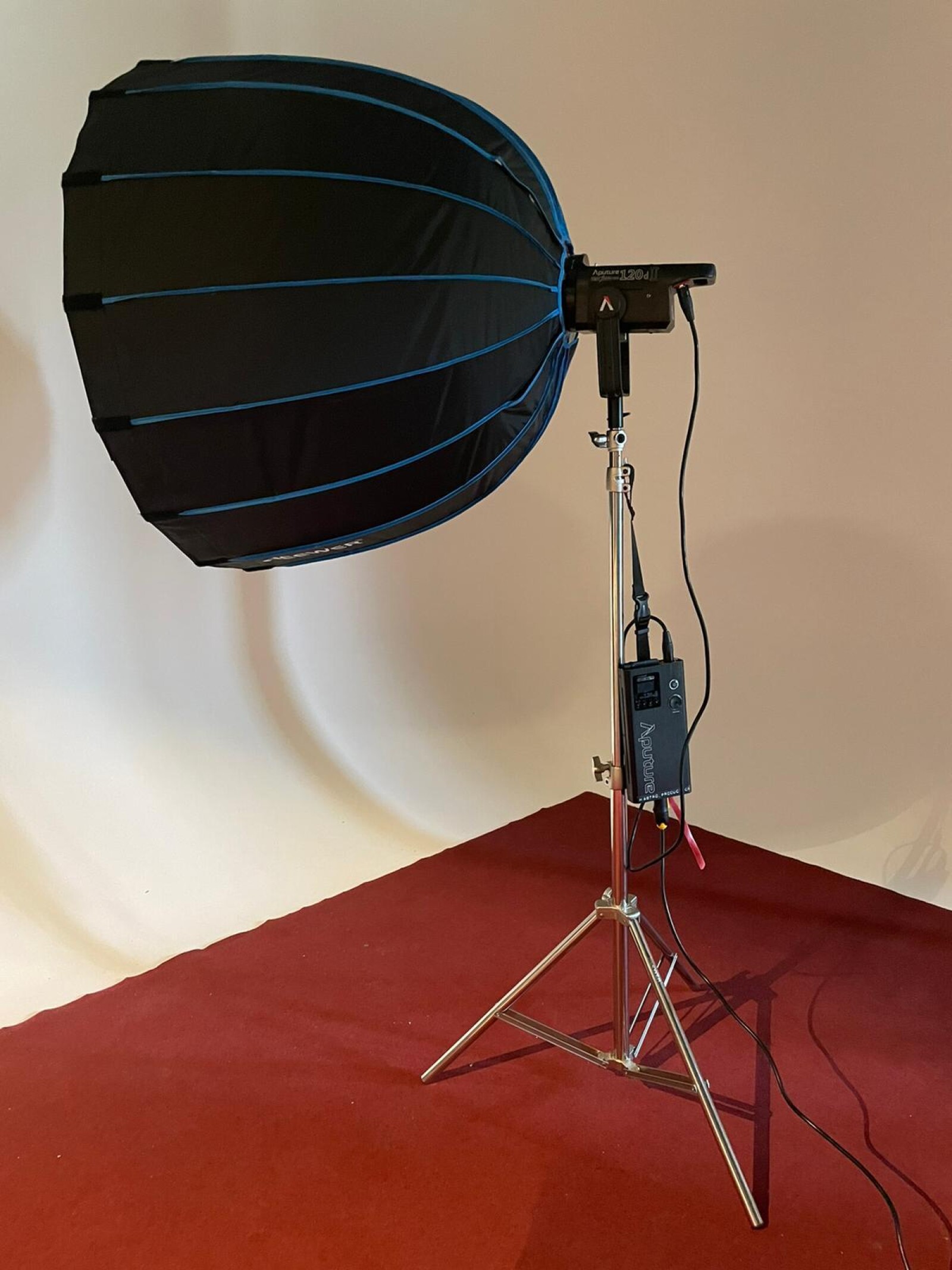 Aputure 120D MARK II + Accessoires = Prêt à Tourné - Photo 3 sur 3