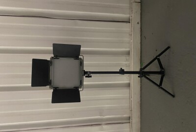Location pack Neewer 4 panneaux RGB 480 LED 