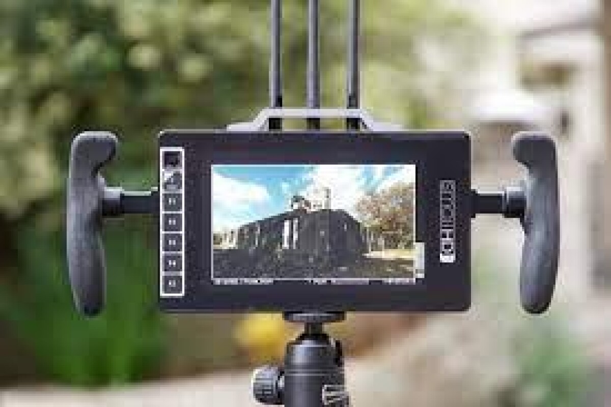 Location Small HD 703 UltraBright - Teradek intégré - Lightyshare